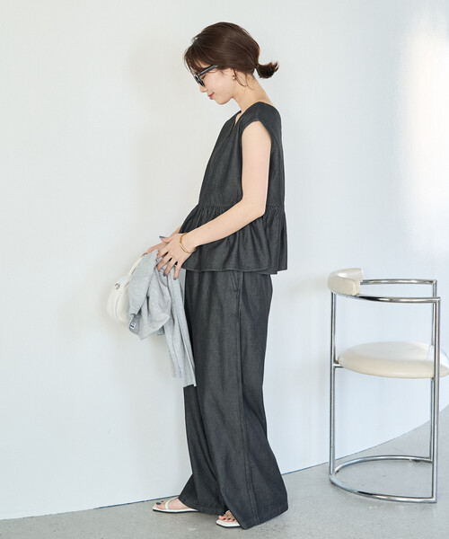 FREAK'S STORE(フリークスストア)の「限定展開 レーヨンデニム ノースリーブ セットアップ(ブラウス・イージーパンツ)(デニムパンツ・レディース・グレー/ブラック/サックスブルー/ネイビー・SMALL/MEDIUM)」の7枚目の写真