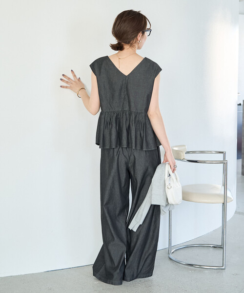 FREAK'S STORE(フリークスストア)の「限定展開 レーヨンデニム ノースリーブ セットアップ(ブラウス・イージーパンツ)(デニムパンツ・レディース・グレー/ブラック/サックスブルー/ネイビー・SMALL/MEDIUM)」の8枚目の写真