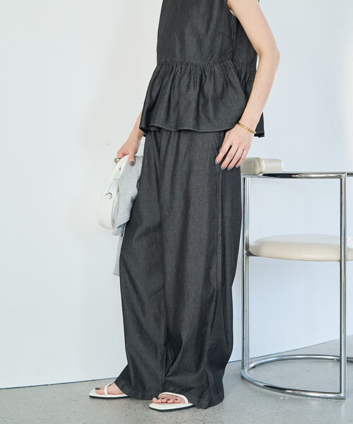 FREAK'S STORE(フリークスストア)の「限定展開 レーヨンデニム ノースリーブ セットアップ(ブラウス・イージーパンツ)(デニムパンツ・レディース・グレー/ブラック/サックスブルー/ネイビー・SMALL/MEDIUM)」の14枚目の写真