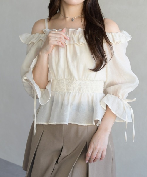31 Sons de mode（トランテアン　ソン　ドゥ　モード）の「2026春夏新作 シャーリングフリルブラウス（シャツ/ブラウス・レディース・ベージュ/グレー/ライトグリーン・ﾌﾘ-）」の9枚目の写真