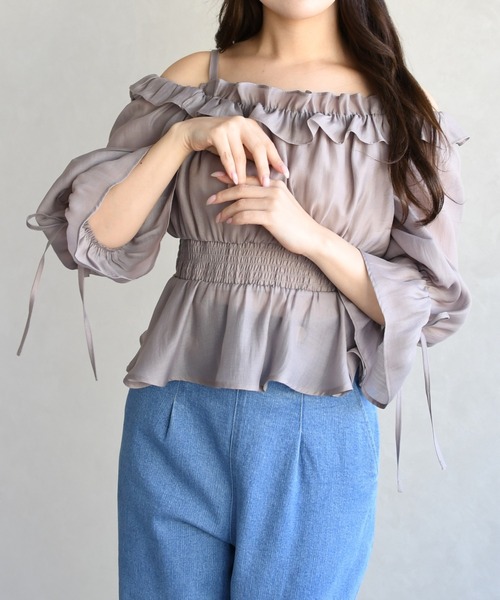 31 Sons de mode（トランテアン　ソン　ドゥ　モード）の「2026春夏新作 シャーリングフリルブラウス（シャツ/ブラウス・レディース・ベージュ/グレー/ライトグリーン・ﾌﾘ-）」の6枚目の写真