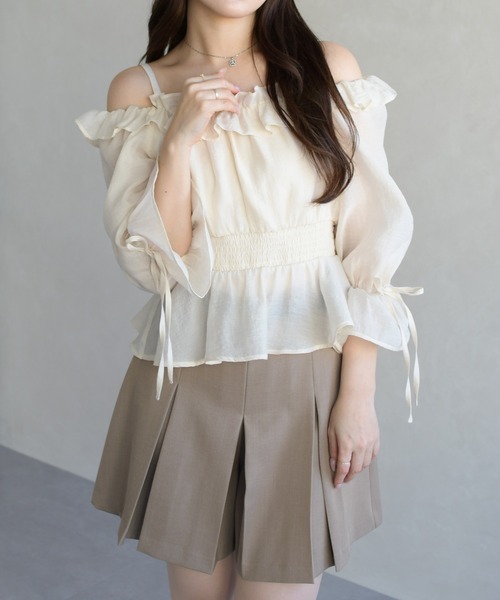 31 Sons de mode（トランテアン　ソン　ドゥ　モード）の「2026春夏新作 シャーリングフリルブラウス（シャツ/ブラウス・レディース・ベージュ/グレー/ライトグリーン・ﾌﾘ-）」の12枚目の写真