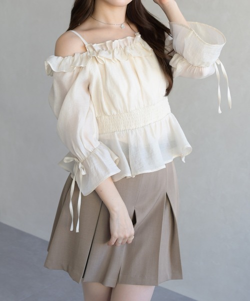 31 Sons de mode（トランテアン　ソン　ドゥ　モード）の「2026春夏新作 シャーリングフリルブラウス（シャツ/ブラウス・レディース・ベージュ/グレー/ライトグリーン・ﾌﾘ-）」の11枚目の写真