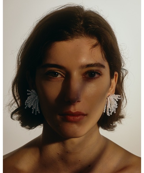 IRIS47(イリスフォーセブン)の「【IRIS 47】mare pearl earring/マーレ パール イヤリング(イヤリング・レディース・ホワイト・FREE)」の6枚目の写真