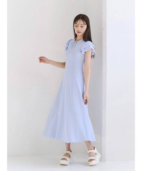MERCURYDUO(マーキュリーデュオ)の「ポロ衿ラッフルニットワンピース(ワンピース・レディース・ネイビー/ライトブルー/ブラック・MEDIUM/SMALL)」の2枚目の写真