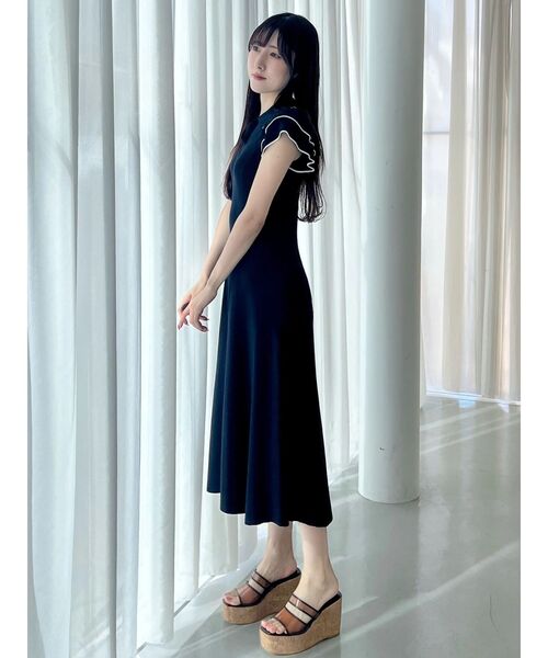 MERCURYDUO(マーキュリーデュオ)の「ポロ衿ラッフルニットワンピース(ワンピース・レディース・ネイビー/ライトブルー/ブラック・MEDIUM/SMALL)」の6枚目の写真