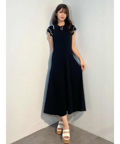 MERCURYDUO(マーキュリーデュオ)の「ポロ衿ラッフルニットワンピース(ワンピース・レディース・ネイビー/ライトブルー/ブラック・MEDIUM/SMALL)」の19枚目の写真