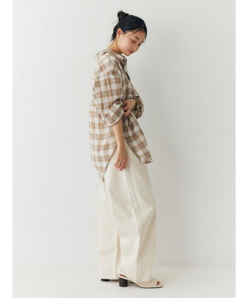 Ungrid（アングリッド）の「カーブルーズカラーデニム（デニムパンツ・レディース・ピンク/アイボリー/ブルー・26inch/25inch/24inch）」の18枚目の写真