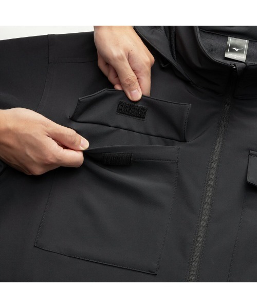 MIZUNO(ミズノ )の「MIZUNO LOOSE-FIT STRETCH JACKET(ミズノ ルーズフィットストレッチジャケット)(ナイロンジャケット・メンズ・オリーブ系/ブラウン/ブラック・X-LARGE/LARGE/MEDIUM)」の19枚目の写真