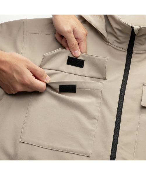 MIZUNO(ミズノ )の「MIZUNO LOOSE-FIT STRETCH JACKET(ミズノ ルーズフィットストレッチジャケット)(ナイロンジャケット・メンズ・オリーブ系/ブラウン/ブラック・X-LARGE/LARGE/MEDIUM)」の12枚目の写真