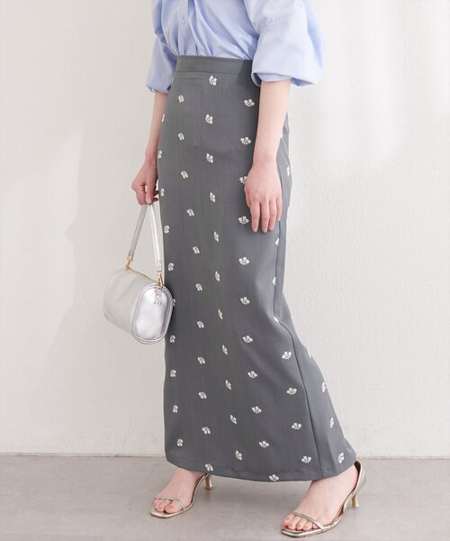 natural couture（ナチュラルクチュール）の「花柄ツイルナロースカート（スカート・レディース・ブラック/グリーン/グレー・FREE）」の2枚目の写真