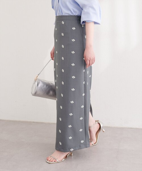 natural couture（ナチュラルクチュール）の「花柄ツイルナロースカート（スカート・レディース・ブラック/グリーン/グレー・FREE）」の5枚目の写真