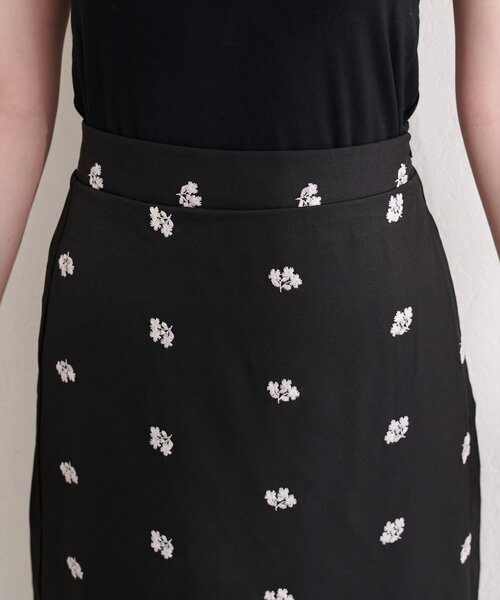 natural couture（ナチュラルクチュール）の「花柄ツイルナロースカート（スカート・レディース・ブラック/グリーン/グレー・FREE）」の17枚目の写真