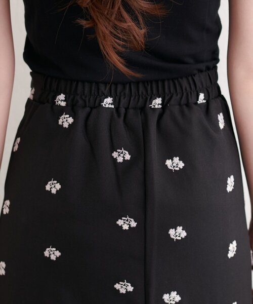 natural couture（ナチュラルクチュール）の「花柄ツイルナロースカート（スカート・レディース・ブラック/グリーン/グレー・FREE）」の18枚目の写真