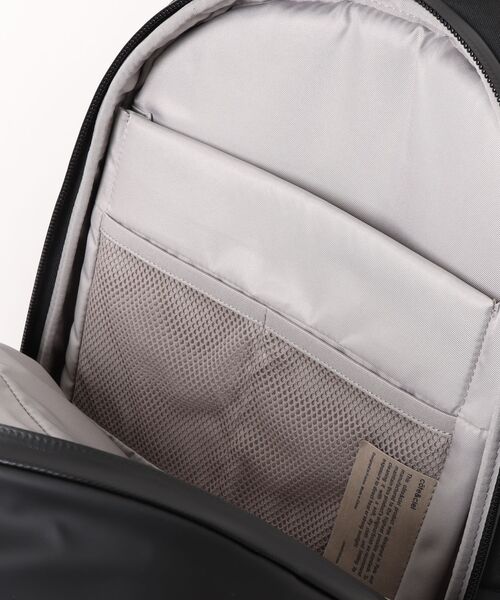 Lui's（ルイス）の「Isar Medium Obisian Black（バックパック/リュック・メンズ・ブラック・FREE）」の12枚目の写真