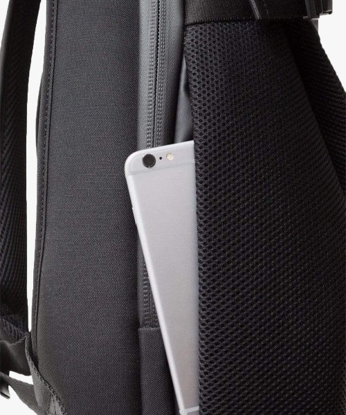 Lui's（ルイス）の「Isar Medium Obisian Black（バックパック/リュック・メンズ・ブラック・FREE）」の8枚目の写真