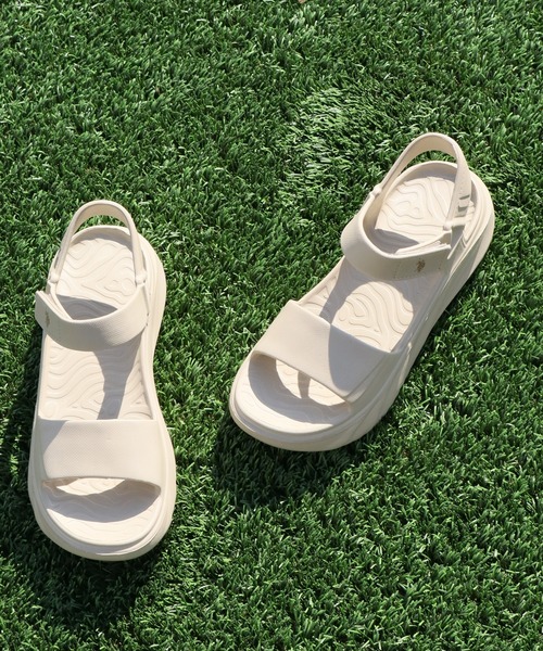 U.S. POLO ASSN.(ユーエスポロアッスン)の「【U.S. POLO ASSN./ユーエスポロアッスン】軽量 EVAボリュームソール スポーツサンダル(サンダル・レディース・ブラック/ベージュ・LL/M/L)」の2枚目の写真