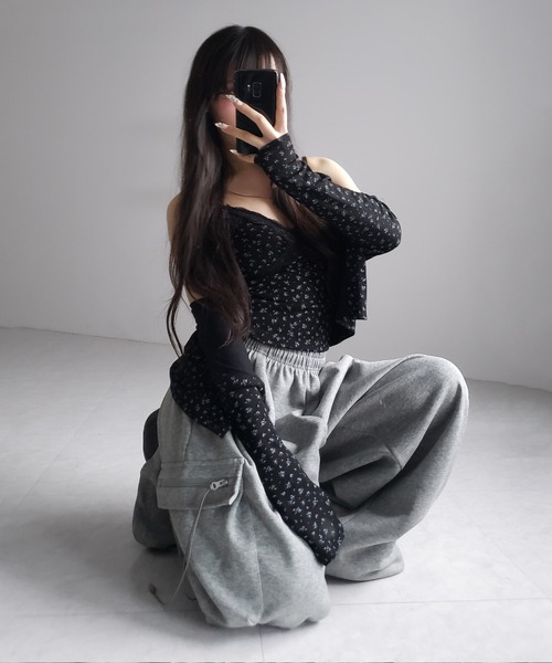 me+em select（ミームセレクト）の「【 ２点セット 】小花柄レースキャミソール ＋ カーディガン SET ／ （ 2piece SET ）Floral lace camisole + cardigan SET（アンサンブル・レディース・ブラック/グレー・FREE）」の18枚目の写真