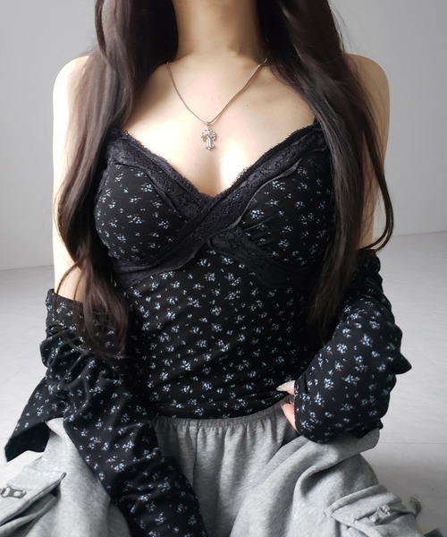me+em select（ミームセレクト）の「【 ２点セット 】小花柄レースキャミソール ＋ カーディガン SET ／ （ 2piece SET ）Floral lace camisole + cardigan SET（アンサンブル・レディース・ブラック/グレー・FREE）」の11枚目の写真
