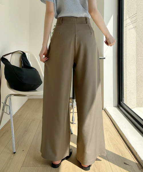 Ada.（エイダ）の「デザイン ベルトループ ツータック ワイド スラックス パンツ（スラックス・レディース・アイボリー/ベージュ/ブラック・S/M/L）」の8枚目の写真