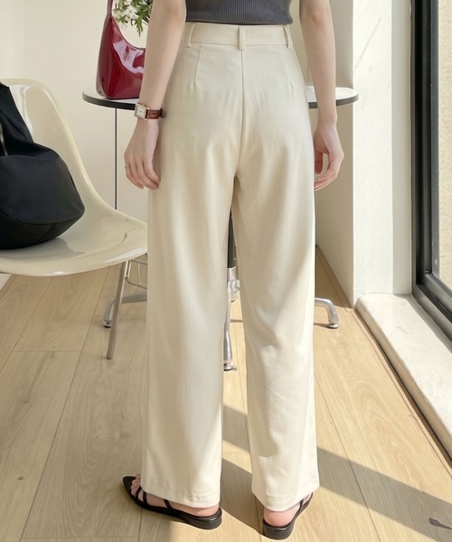 Ada.（エイダ）の「デザイン ベルトループ ツータック ワイド スラックス パンツ（スラックス・レディース・アイボリー/ベージュ/ブラック・S/M/L）」の18枚目の写真