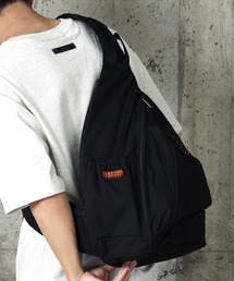 UNIVERSAL OVERALL（ユニバーサルオーバーオール）の「"07"≪UNIVERSAL OVERALL≫3ポケット/15L ワンショルダー ボディバッグ（ショルダーバッグ）」