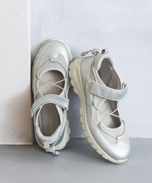 エアかるクッションコードスニーカー/670507