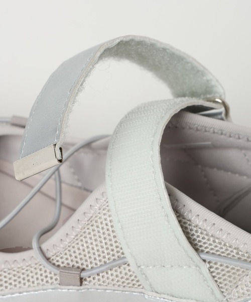 GLOBAL WORK(グローバルワーク)の「エアかるクッションコードスニーカー/670507(スニーカー・レディース・ブラック系その他3/シルバー/ダークブラウン/オフホワイト/ブラック・LARGE/X-LARGE/MEDIUM)」の12枚目の写真