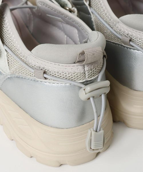 GLOBAL WORK(グローバルワーク)の「エアかるクッションコードスニーカー/670507(スニーカー・レディース・ブラック系その他3/シルバー/ダークブラウン/オフホワイト/ブラック・LARGE/X-LARGE/MEDIUM)」の14枚目の写真