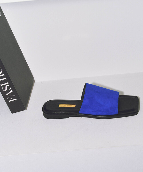 GRISE（グリーズ）の「GRISE LEATHER SLIDE サンダル（サンダル・レディース・ホワイト系その他/キャメル/ブルー系その他・SMALL/MEDIUM/LARGE/X-LARGE）」の2枚目の写真