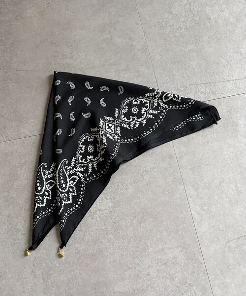 DouDou(ドゥドゥ)の「マグネット付ペイズリー柄スカーフ(ストール/ショール・レディース・アイボリー/ブラック・FREE)」の16枚目の写真