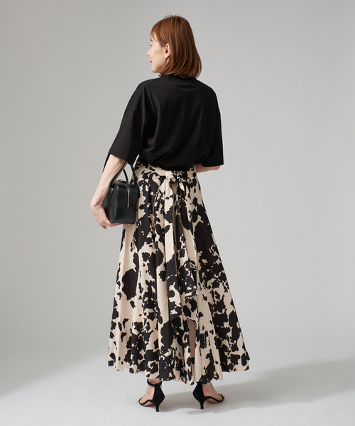VERMEIL par iena(ヴェルメイユパーイエナ)の「プリントマキシフレア(スカート・レディース・ブラック・FREE)」の17枚目の写真