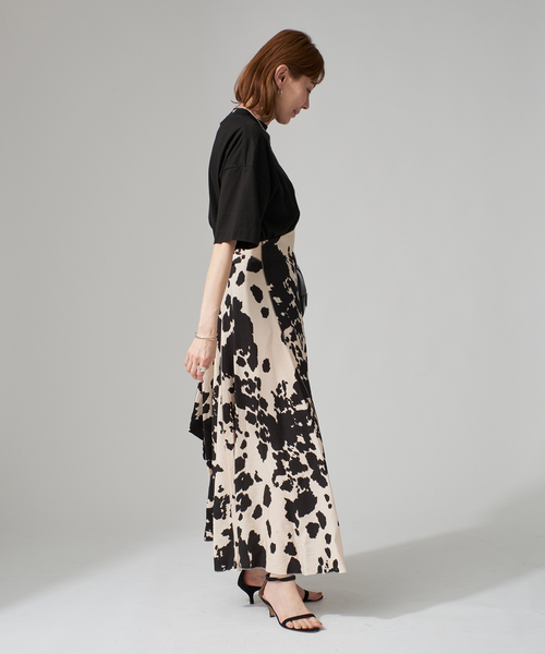 VERMEIL par iena(ヴェルメイユパーイエナ)の「プリントマキシフレア(スカート・レディース・ブラック・FREE)」の16枚目の写真