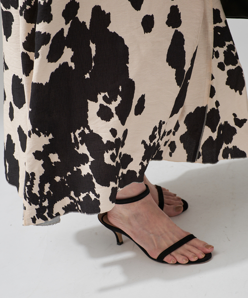 VERMEIL par iena(ヴェルメイユパーイエナ)の「プリントマキシフレア(スカート・レディース・ブラック・FREE)」の11枚目の写真