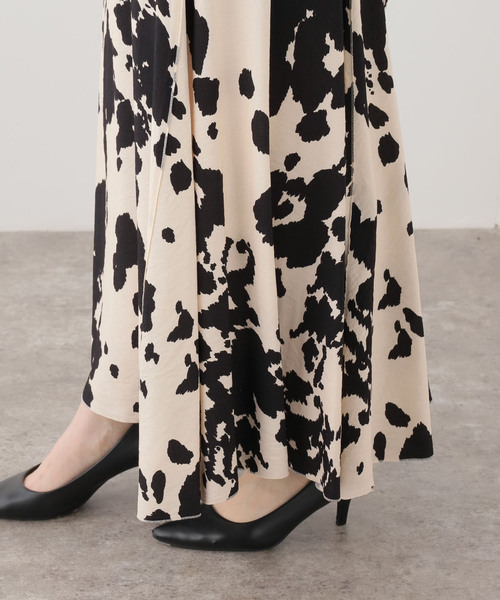 VERMEIL par iena(ヴェルメイユパーイエナ)の「プリントマキシフレア(スカート・レディース・ブラック・FREE)」の7枚目の写真