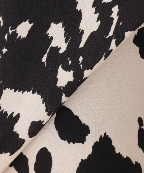 VERMEIL par iena(ヴェルメイユパーイエナ)の「プリントマキシフレア(スカート・レディース・ブラック・FREE)」の2枚目の写真