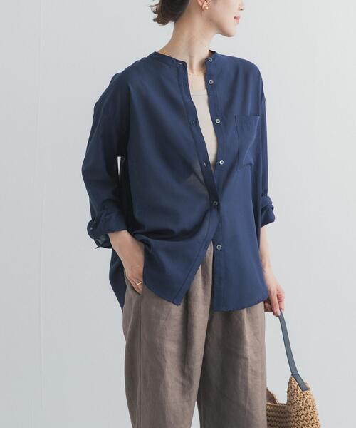 URBAN RESEARCH DOORS(アーバンリサーチドアーズ)の「『UR TECH』バンドカラーシャツ(シャツ/ブラウス・レディース・ライトグレー/ネイビー/ベージュ・FREE)」の3枚目の写真