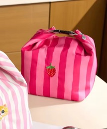 ammy.（エイミードット）の「【 ammy. / エイミードット 】 ストライプ イチゴ ＆ ネコ 刺繍 ランチ バッグ（お弁当箱）」