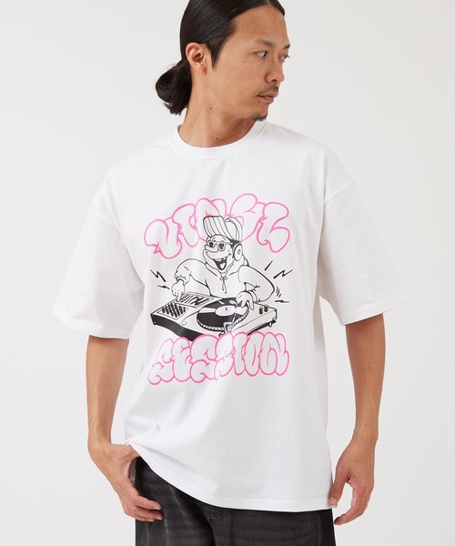 SIDEWAY STANCE(サイドウェイスタンス)の「【SIDEWAY STANCE】DJプリント 半袖Tシャツ(Tシャツ/カットソー・メンズ・ブラック/ホワイト/アッシュ・LARGE/X-LARGE/MEDIUM/SMALL)」の1枚目の写真