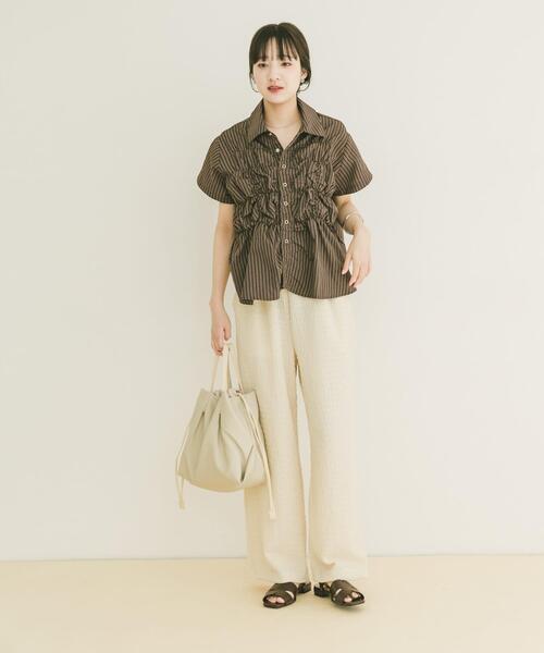 ITEMS URBANRESEARCH(アイテムズ アーバンリサーチ)の「シャーリングストライプシャツ(シャツ/ブラウス・レディース・ブラック/ブラウン/ベージュ・FREE)」の14枚目の写真