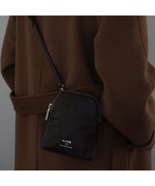 OMNIPOTENT(オムニポテント)の「Little pudding bag _5colors(メッセンジャーバッグ・レディース・レモンイエロー/ブラック/ピンク/ダークブラウン・FREE)」の3枚目の写真