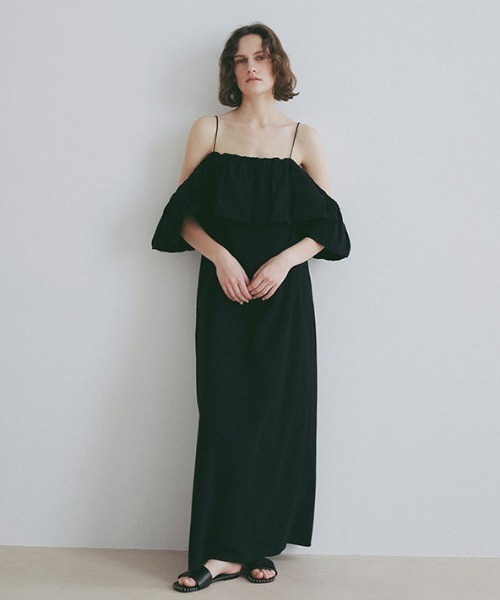 ETRE TOKYO(エトレトウキョウ)の「ハンドステッチタンドレザーフラットサンダル(サンダル・レディース・ベージュ/オフホワイト/ブラック・38/37/36)」の7枚目の写真