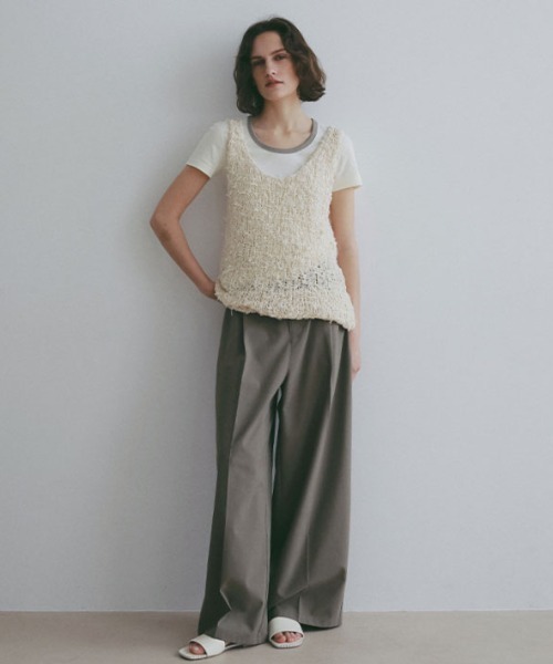 ETRE TOKYO(エトレトウキョウ)の「ハンドステッチタンドレザーフラットサンダル(サンダル・レディース・ベージュ/オフホワイト/ブラック・38/37/36)」の13枚目の写真