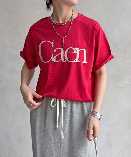 DouDou(ドゥドゥ)の「【WEB限定】CaenクルーネックロゴTEE(Tシャツ/カットソー・レディース・レッド/オフホワイト/チャコールグレー・FREE)」の5枚目の写真