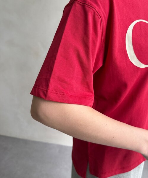 DouDou(ドゥドゥ)の「【WEB限定】CaenクルーネックロゴTEE(Tシャツ/カットソー・レディース・レッド/オフホワイト/チャコールグレー・FREE)」の15枚目の写真