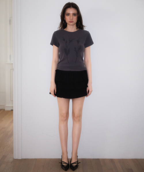 ROSEFRANTZ（ロゼフランツ）の「Floral Sketch Graphic T-shirt [Charcoal]（Tシャツ/カットソー・レディース・チャコールグレー・SMALL/MEDIUM）」の2枚目の写真