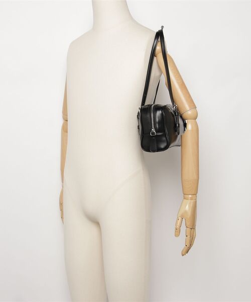 Guess(ゲス)の「JUSTINA Mini Shoulder Bag ショルダーバッグ(ショルダーバッグ・レディース・ブラック・ONE SIZE)」の13枚目の写真