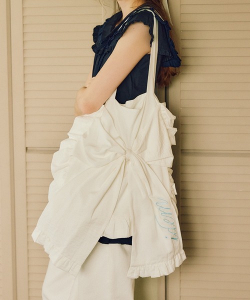 idem(イデム)の「big ribbon frill tote bag / リボンバッグ(トートバッグ・レディース・ホワイト・FREE)」の3枚目の写真