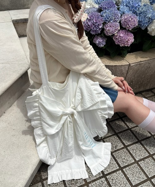 idem(イデム)の「big ribbon frill tote bag / リボンバッグ(トートバッグ・レディース・ホワイト・FREE)」の17枚目の写真