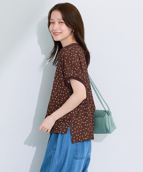 Green Parks(グリーンパークス)の「【接触冷感 ・吸水速乾】リブドッキングブラウス(シャツ/ブラウス・レディース・ブラウン/サックスブルー/ホワイト系その他2/レッド/ブラック/オフホワイト・FREE)」の21枚目の写真